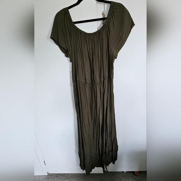 NWT plus size women's Olive green high low dress size 3x - Picture 2 of 5
